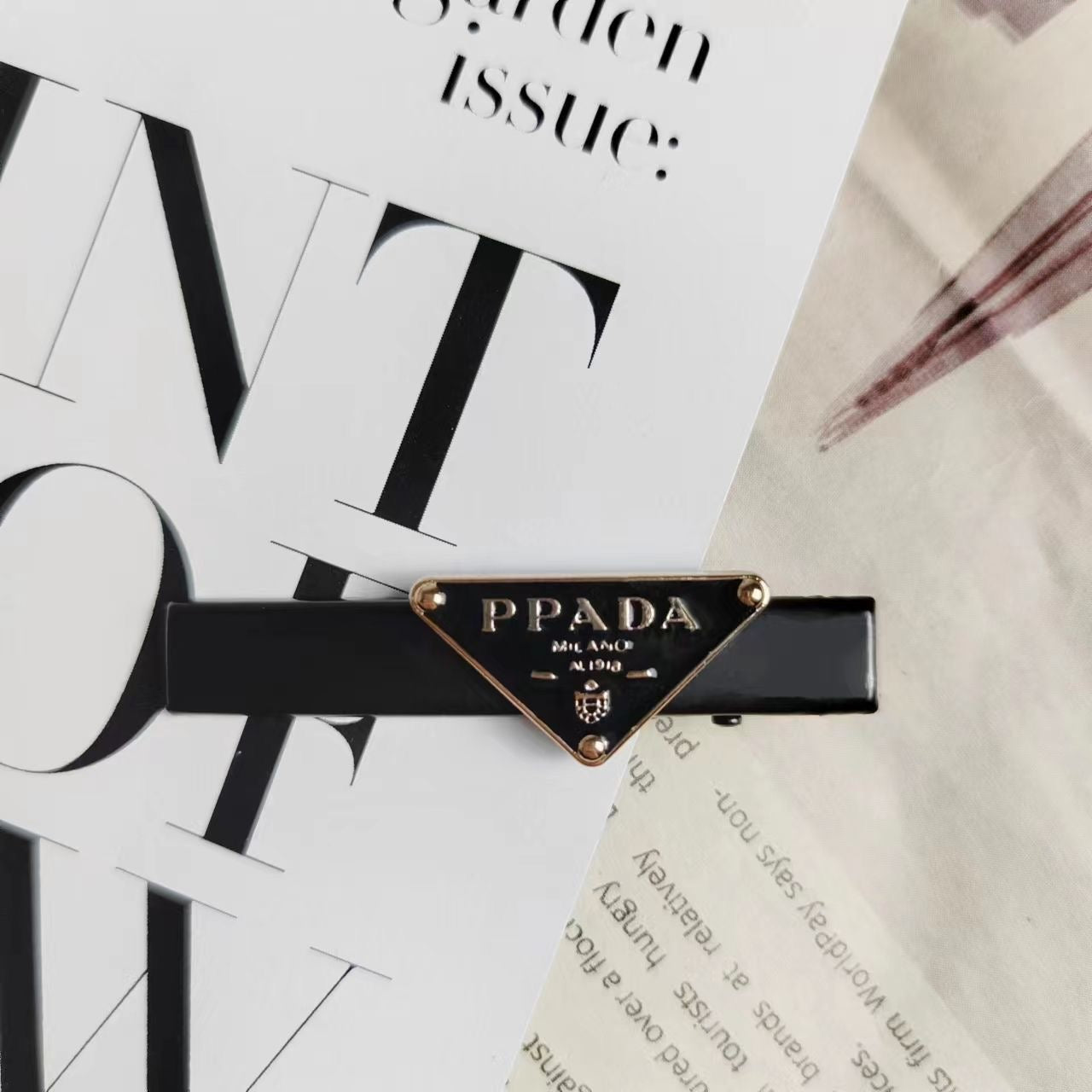 Prada Black Hair Pins ITEM NO.: HF-HD001