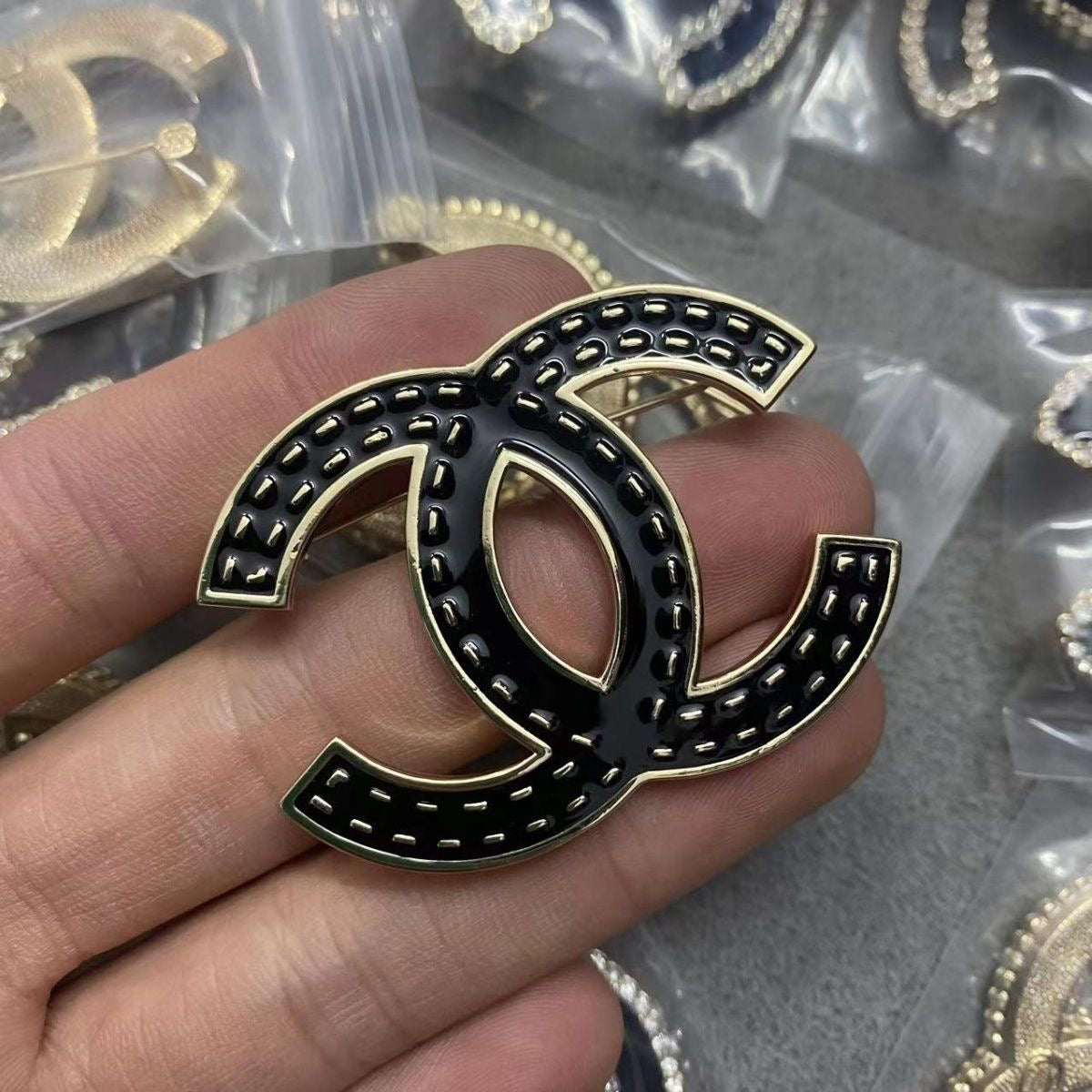 Six Different Styles Chanel CC Breastpin ITEM NO.: HF-JL001