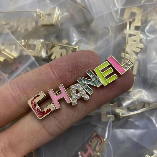 Multi-colors Chanel Breastpins   ITEM NO.: CS-JL047