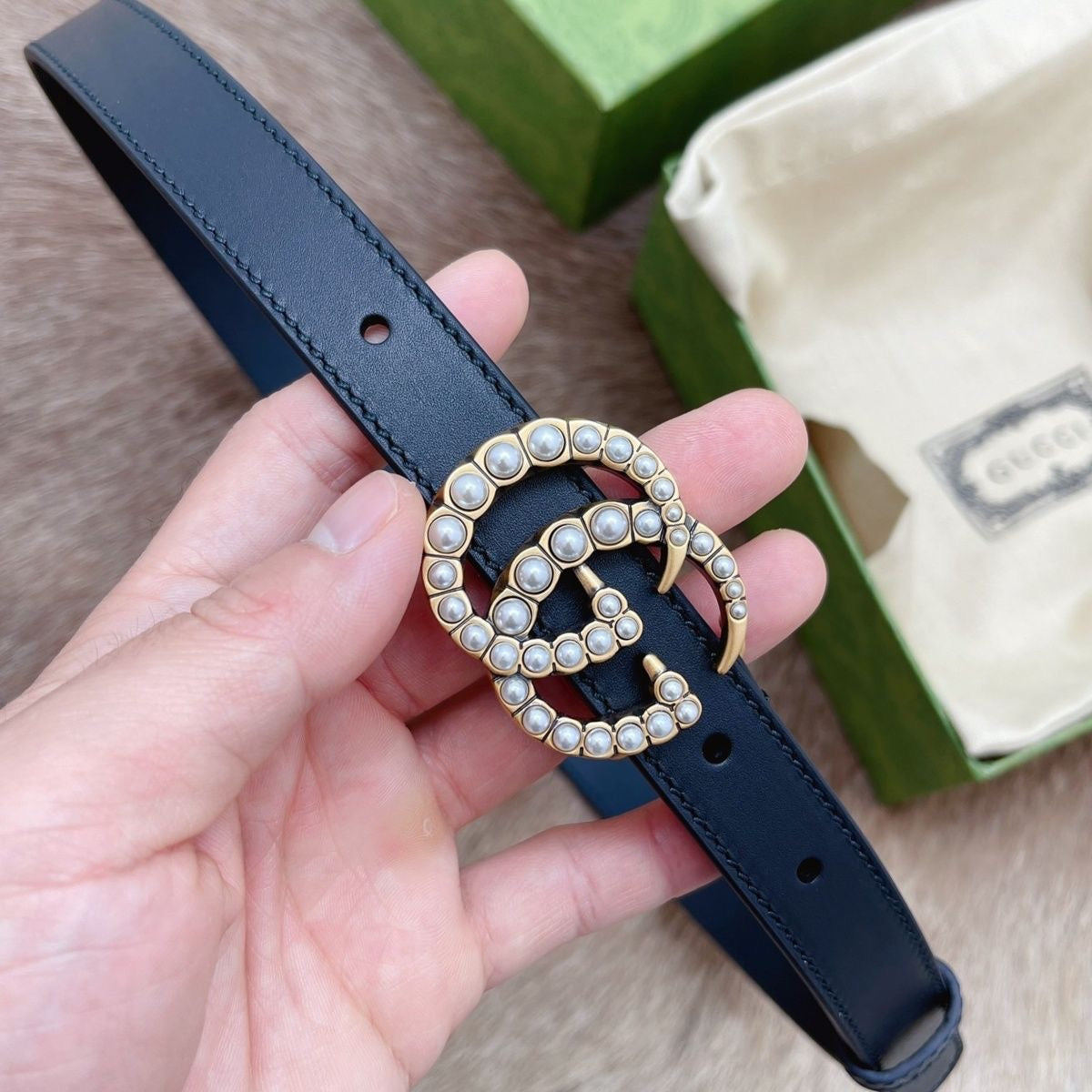 Gucci GG Pearl Buckle Genuine Cow Leather Belt   ITEM NO.: CS-BT010