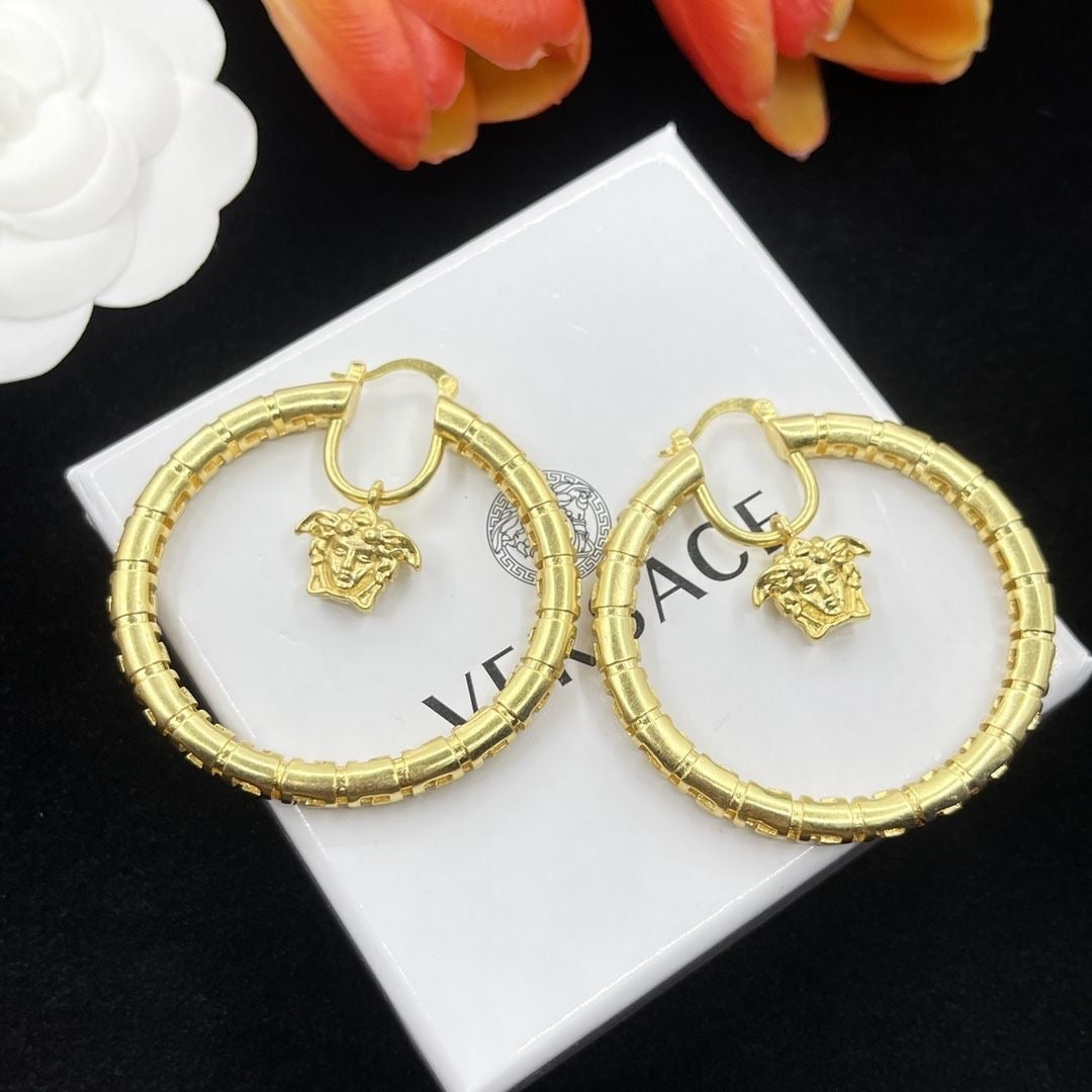 Characteristic Versace Earrings   ITEM NO.: CS-JL022