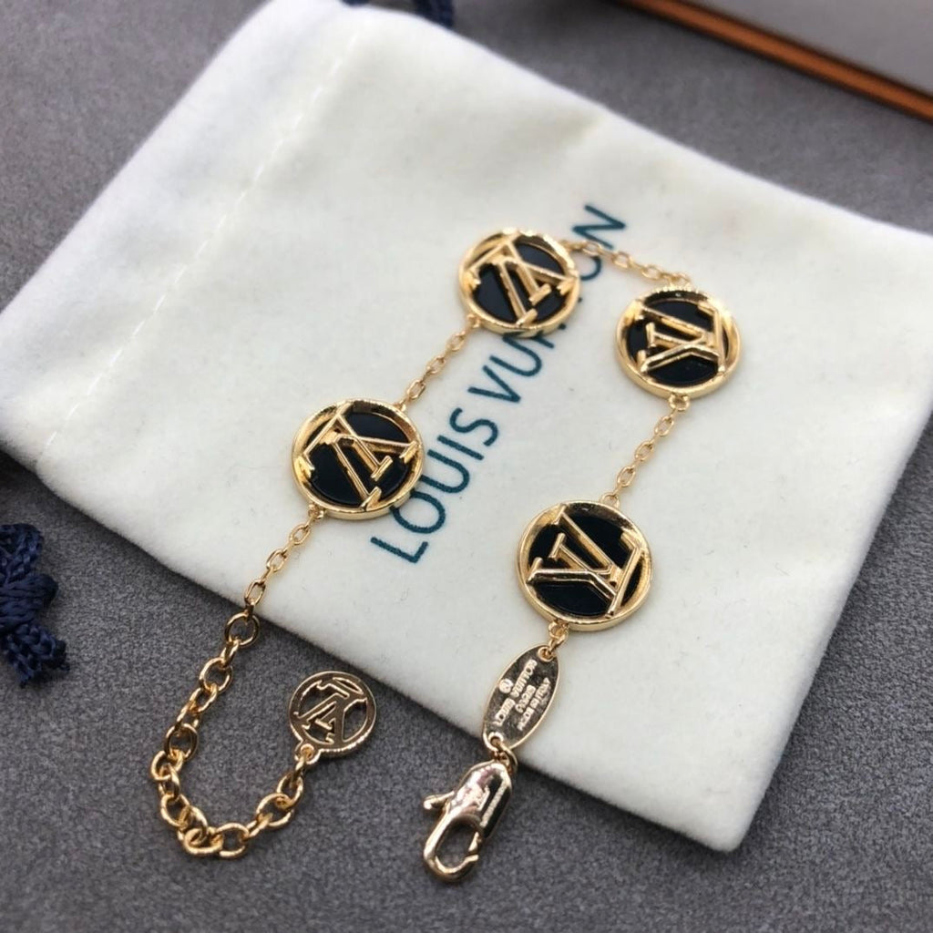 Three Styles LV Long Necklaces   ITEM NO.: HF-JL033
