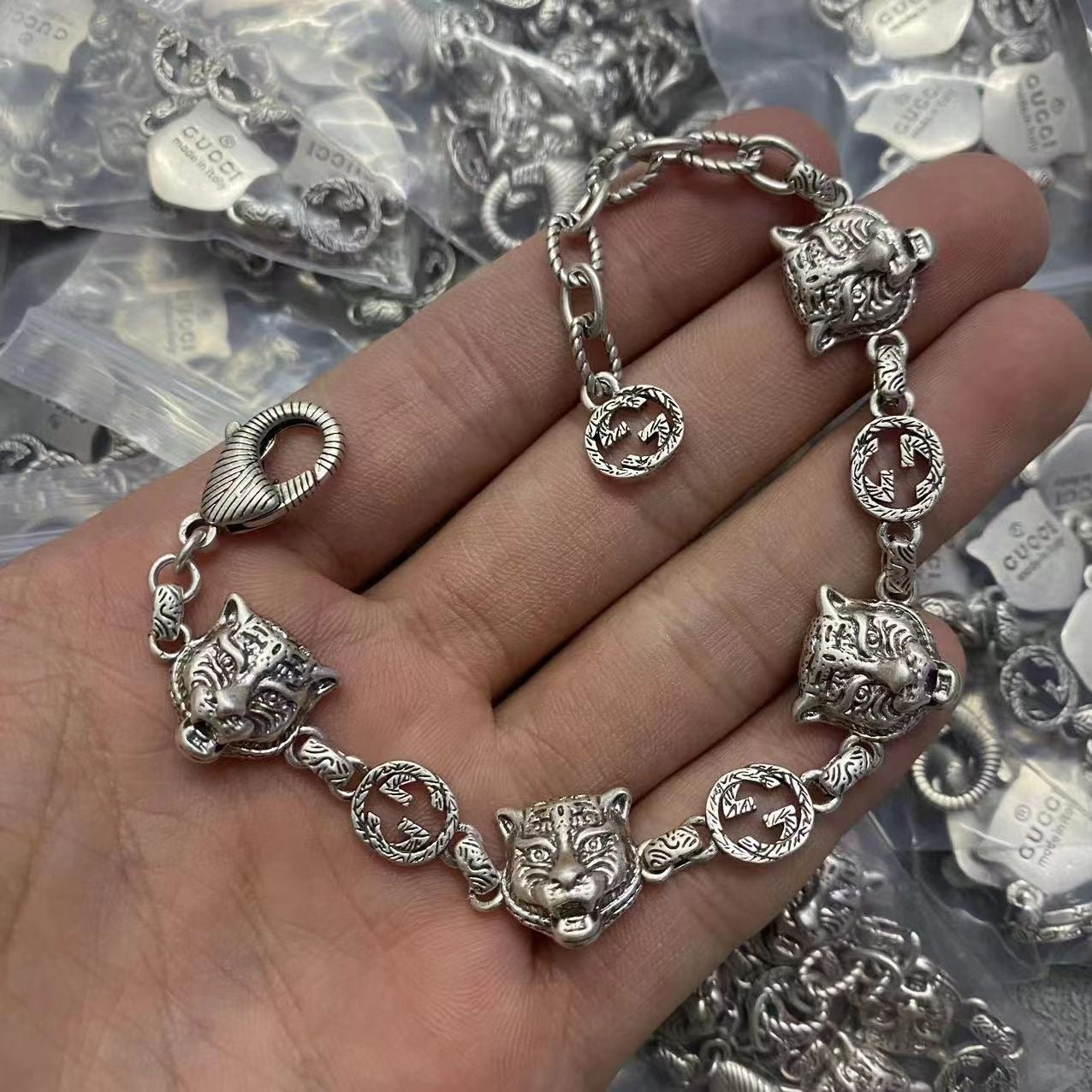 Fashionable Silver Gold Gucci GG Bracelet   ITEM NO.: HF-JL008