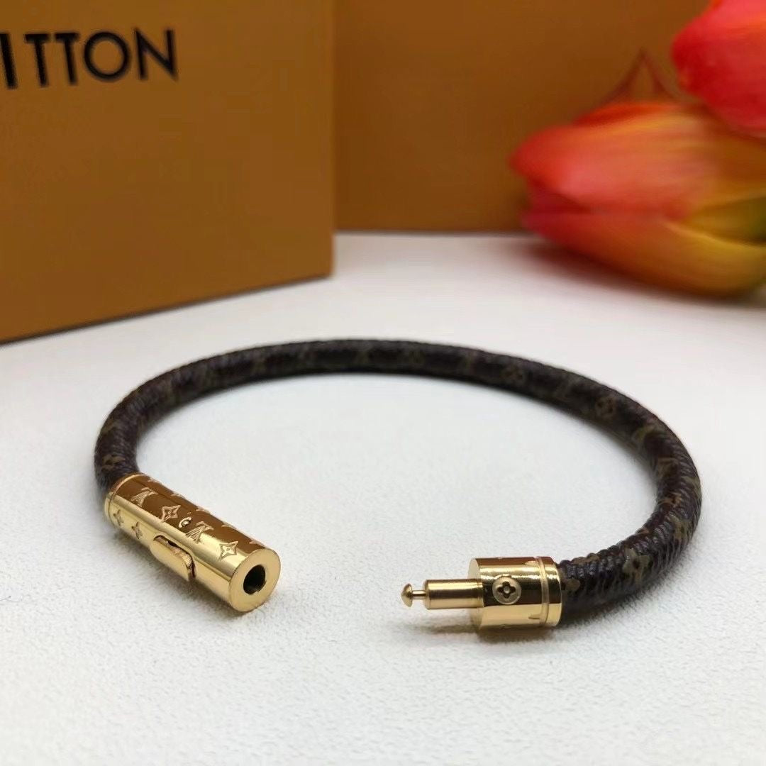 Classical Brown LV Monogram Leather Bracelet   ITEM NO.: HF-JL006