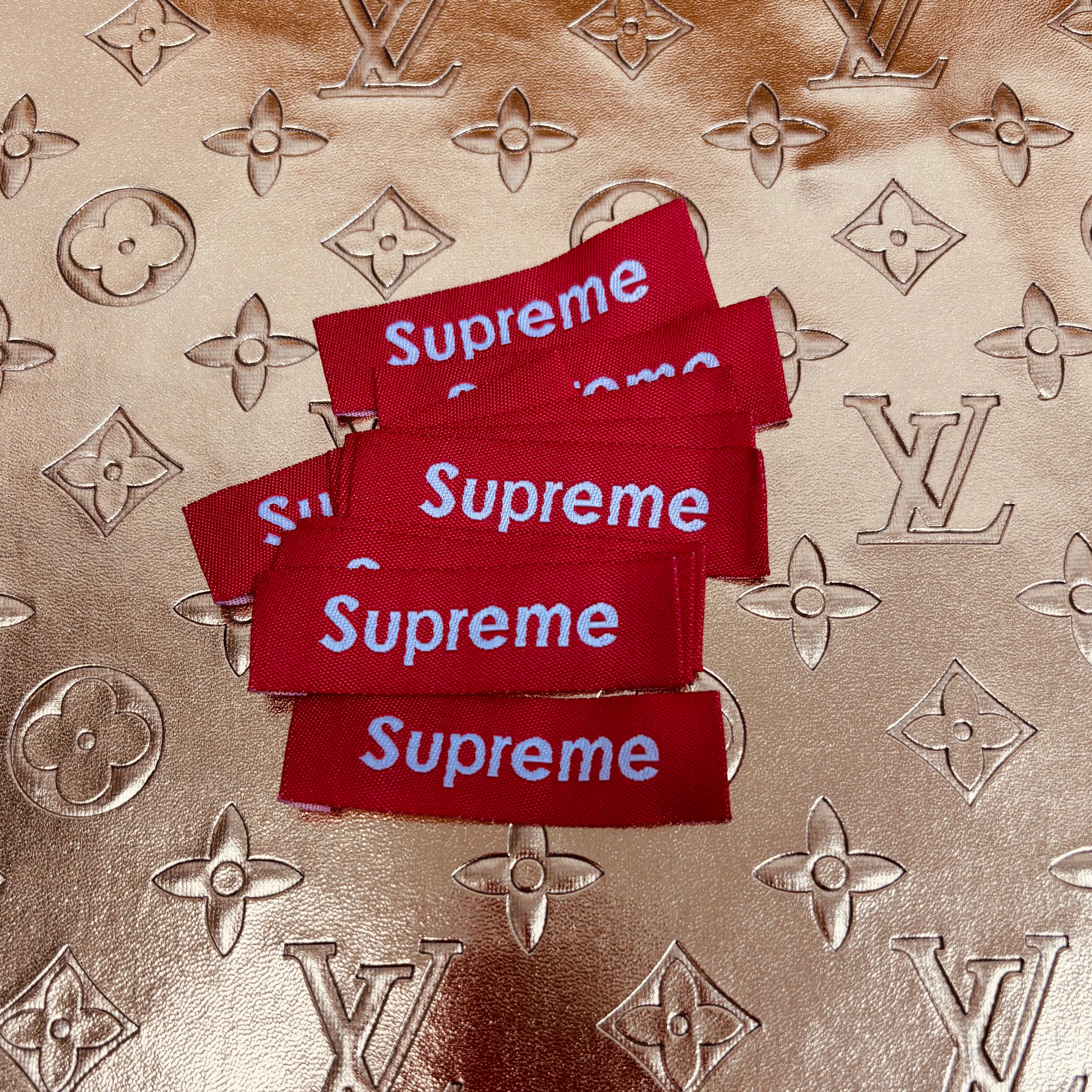 Red Supreme Label Tags Item NO.: ACC-052