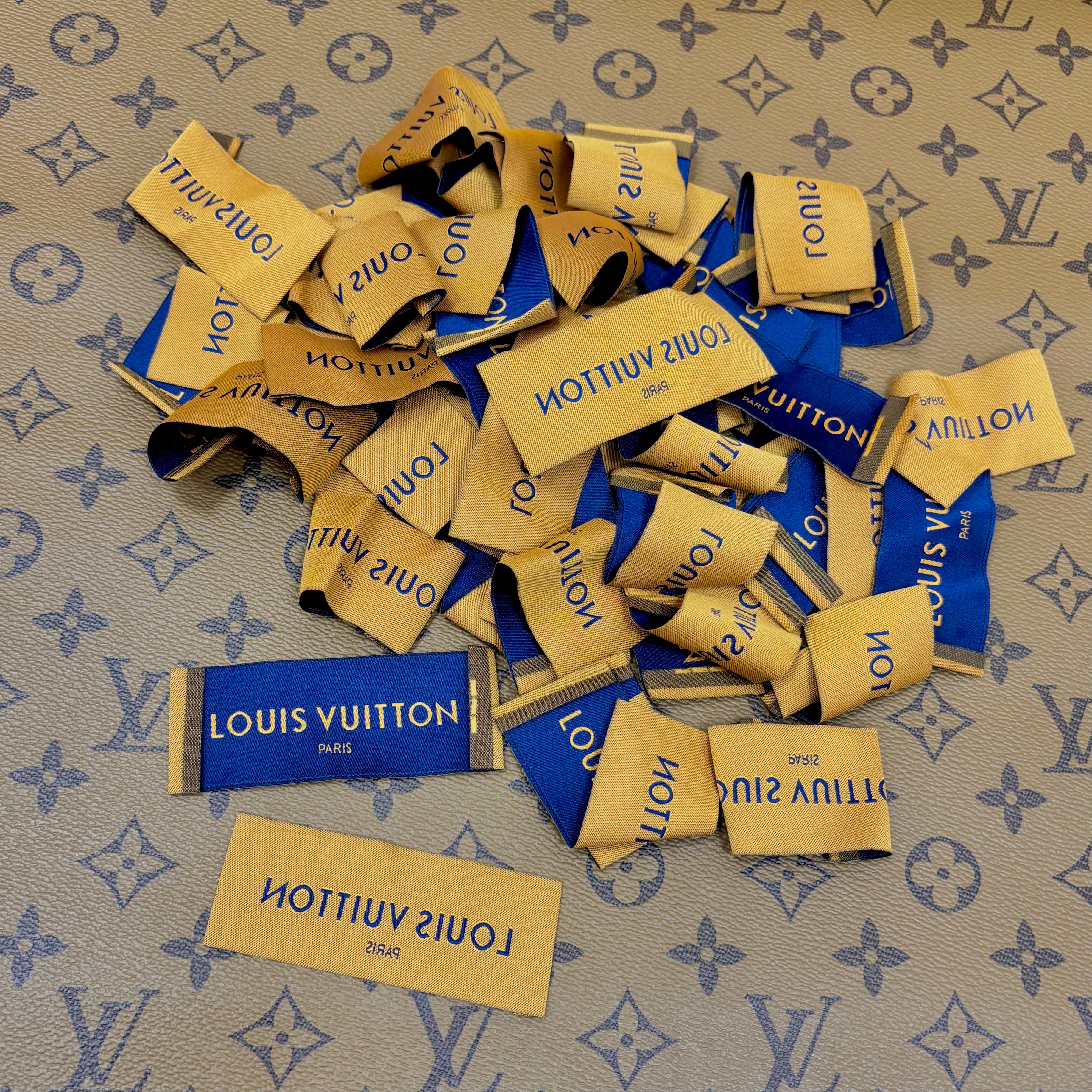 Louis Vuitton medium size Label Tags Item NO.: ACC-015