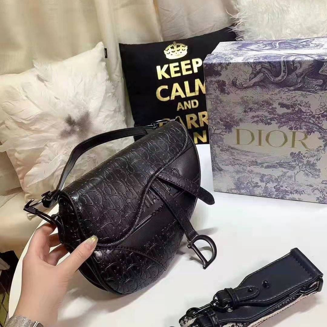 High-end Vintage Style Embossed Leather Christian Dior Small Single Shoulder Underarm Crossbody Saddle Bag Item NO.: HF-BG042