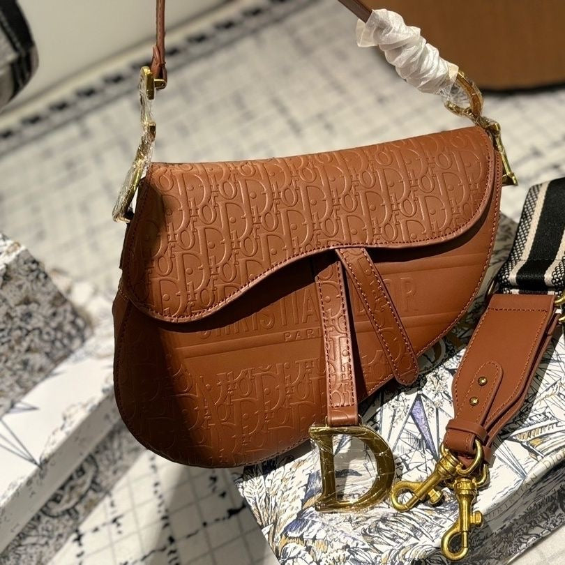 High-end Vintage Style Embossed Leather Christian Dior Small Single Shoulder Underarm Crossbody Saddle Bag Item NO.: HF-BG042