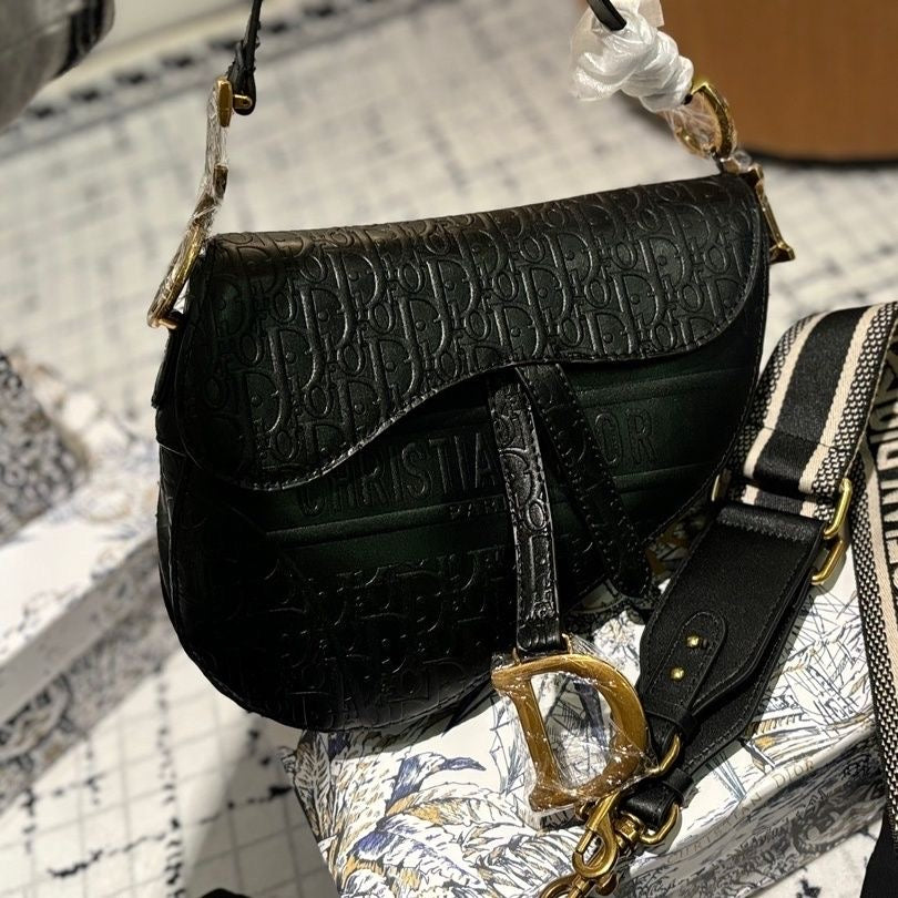 High-end Vintage Style Embossed Leather Christian Dior Small Single Shoulder Underarm Crossbody Saddle Bag Item NO.: HF-BG042