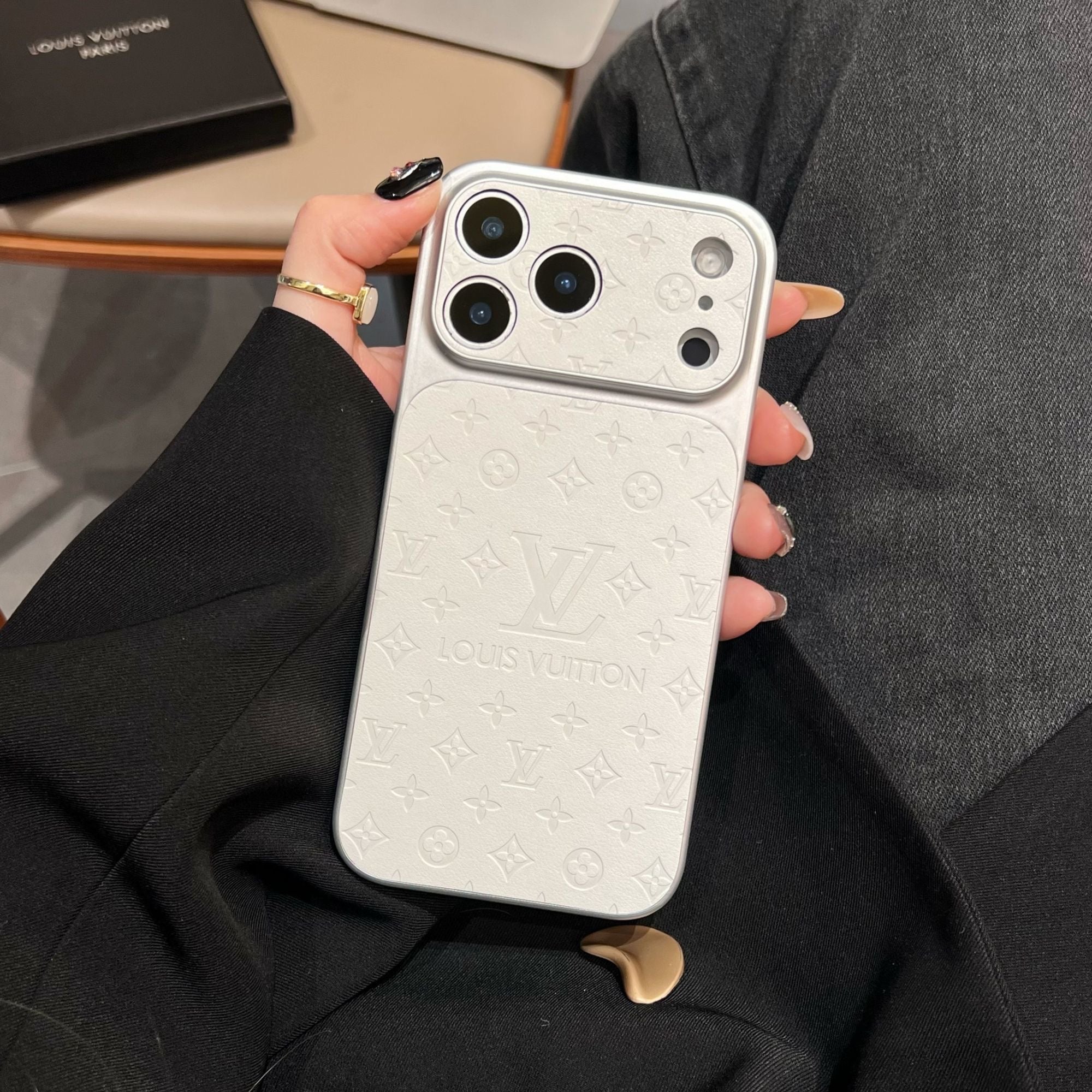 Fashionable Mutiple Colors LV  I Phone Cases Item No.: HF-PC001