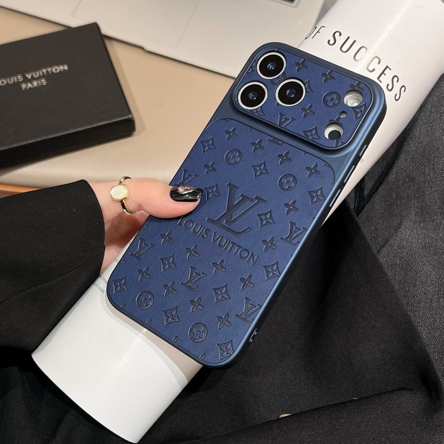 Fashionable Mutiple Colors LV  I Phone Cases Item No.: HF-PC001