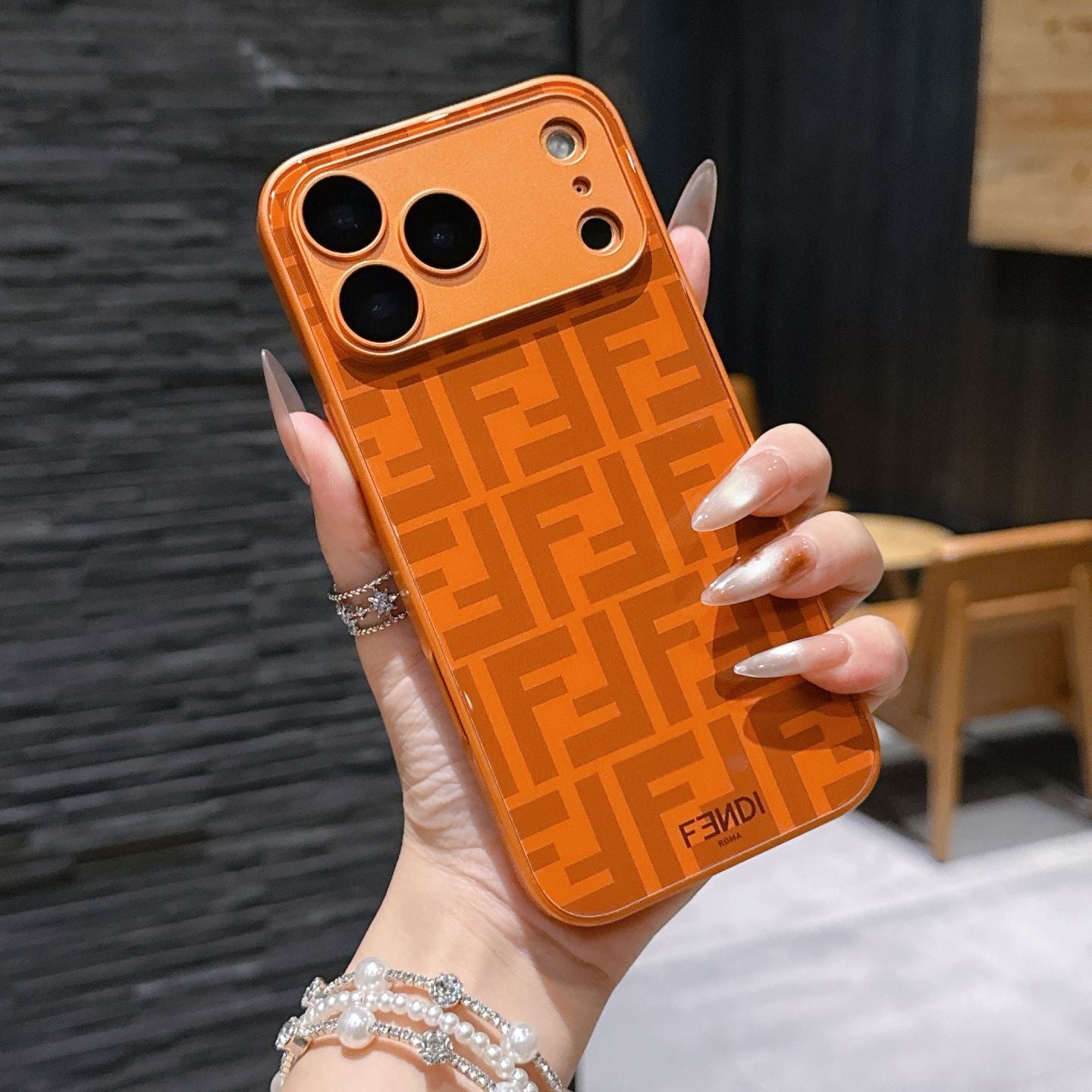 【美品】FENDI x CHAOSコラボケース 美品】FENDI x CHAOSコラボケース 美品】FENDI x CHAOSコラボケース