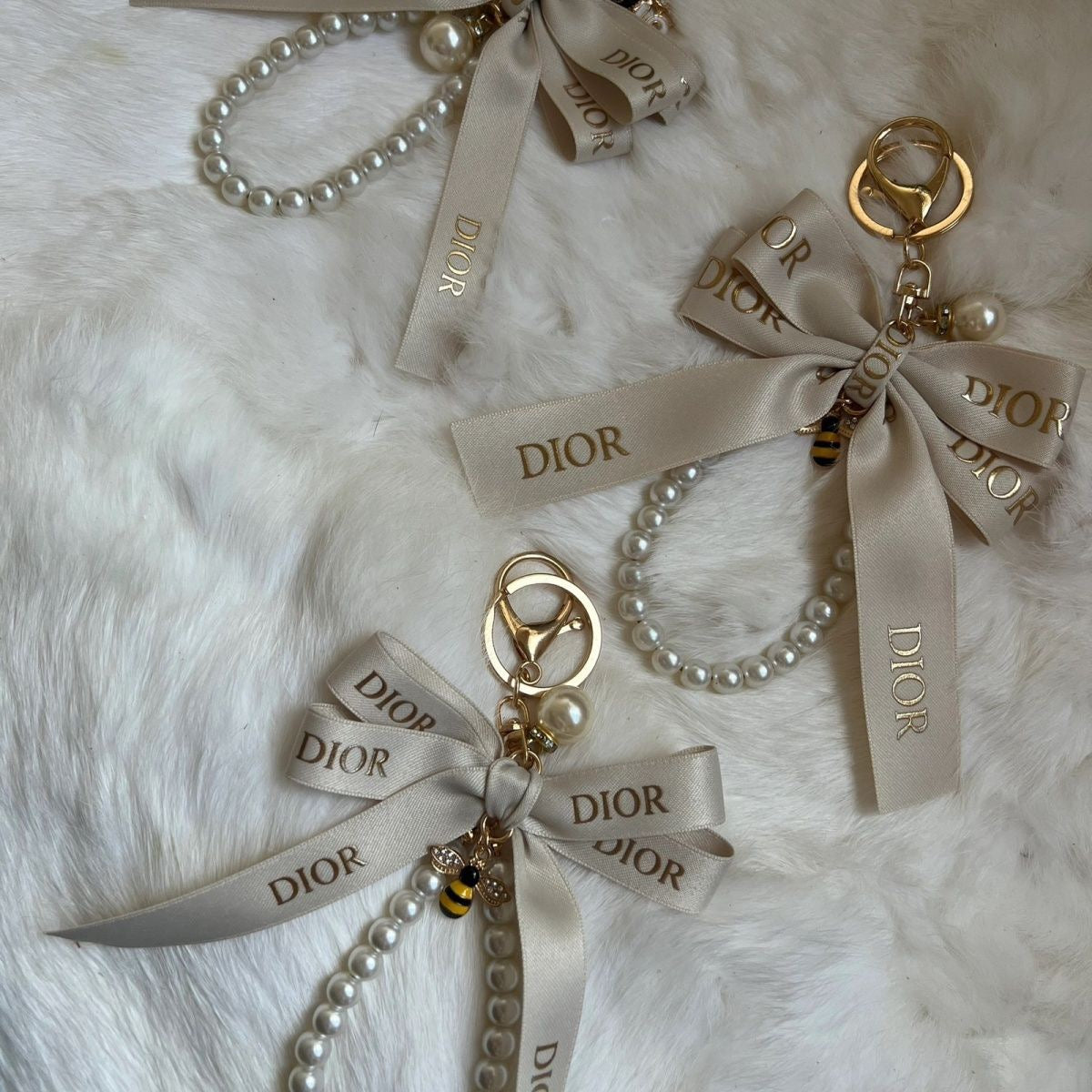 DIOR Handmade Bowknot Premium Pearl Keychain Item NO.:HF-KC007