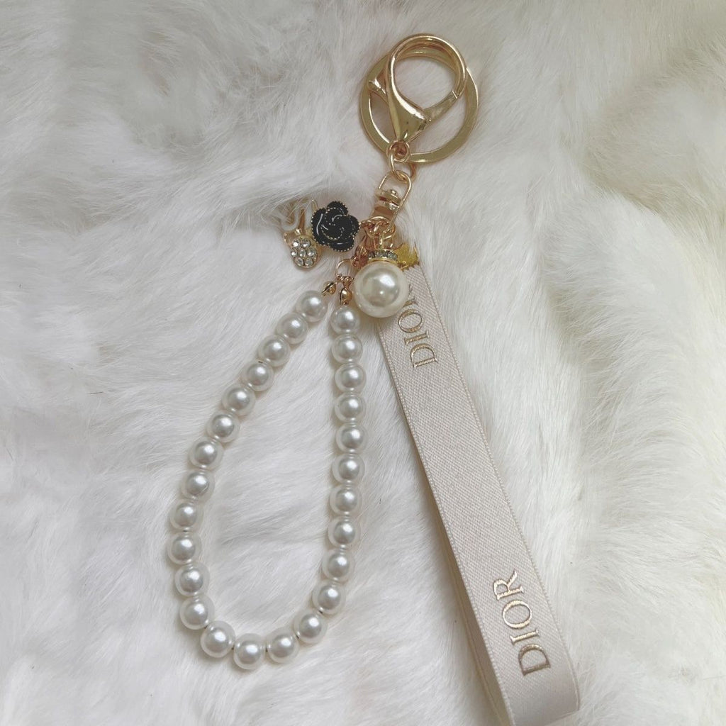 DIOR Handmade Bowknot Premium Pearl Keychain Item NO.:HF-KC007