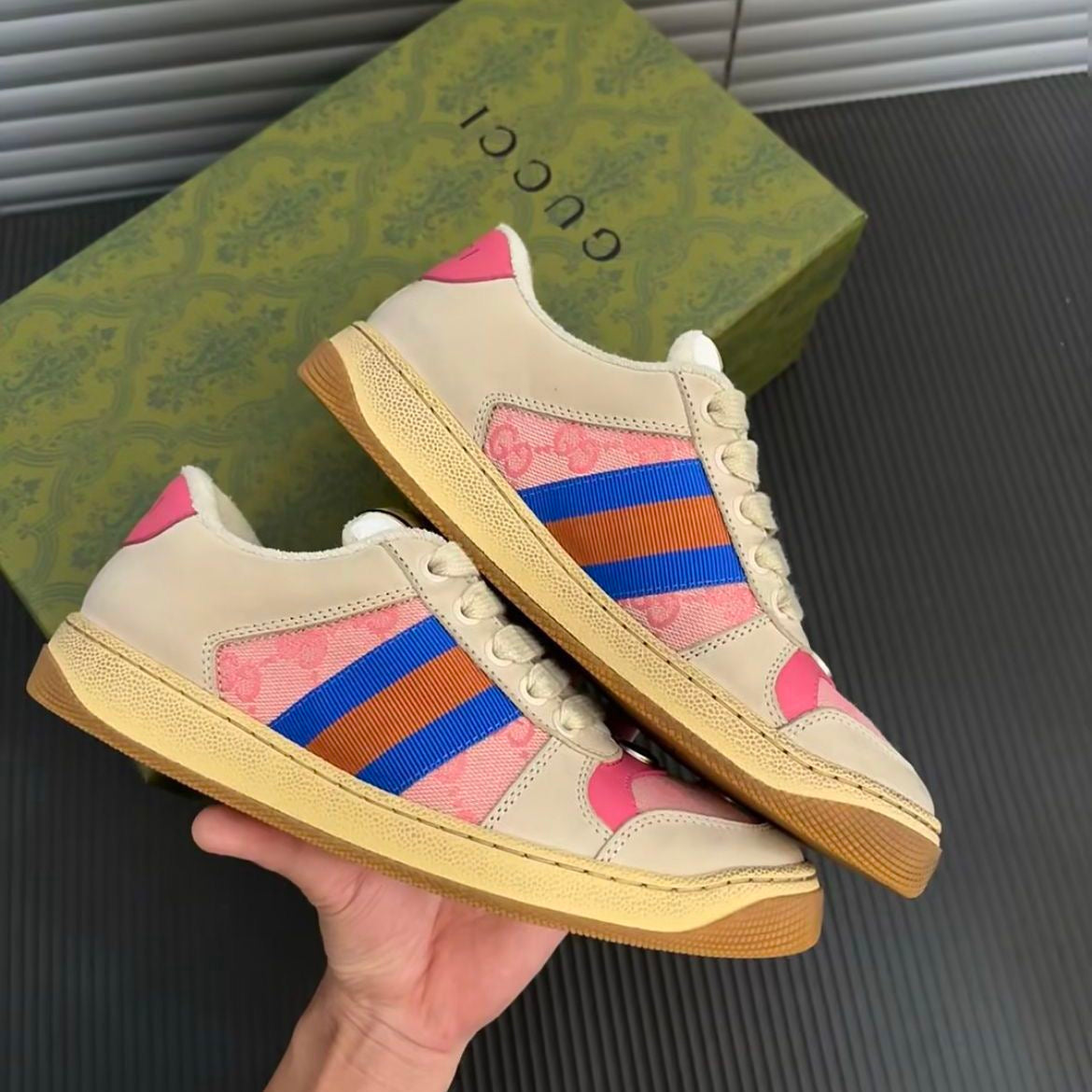 GG Unisex Low-Top Distressed Couple Sneakers Item NO.:HF-SE002